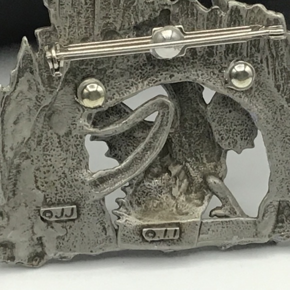 JJ Jonette Mythical Dragon Emerges From Cave Beneath Castle Brooch Pin - Picture 6 of 6